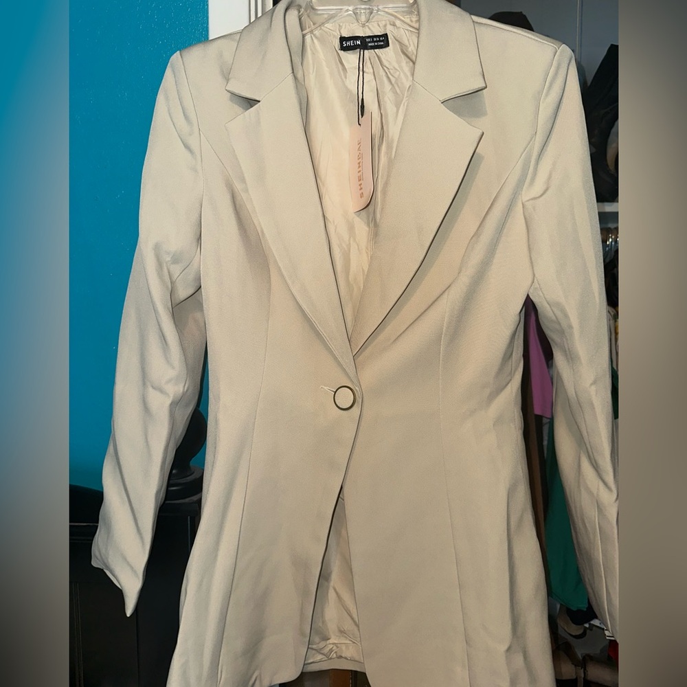 SHEIN Classic Cream Blazer